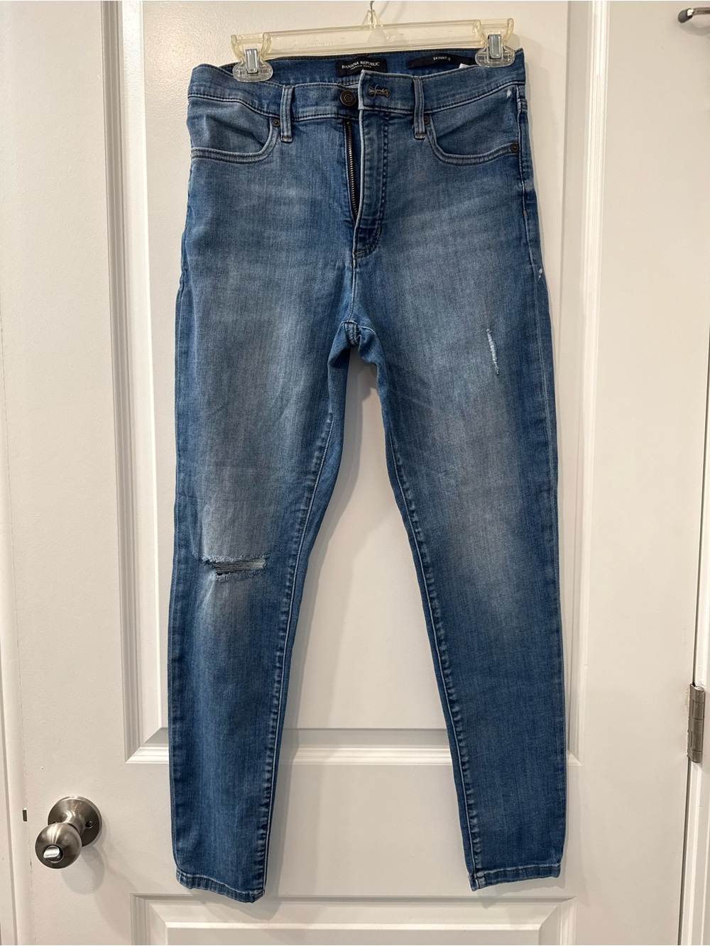 Banana Republic Women's Skinny Jeans in Medium Blue Wash
